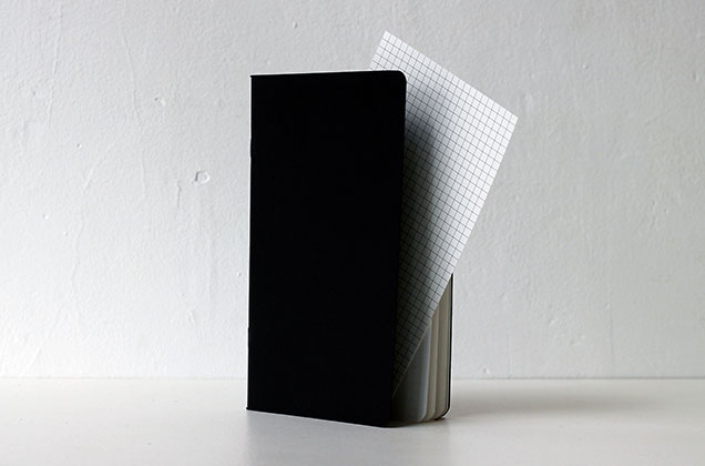 Cahier A5 noir simple et élégant, fabriqué en France