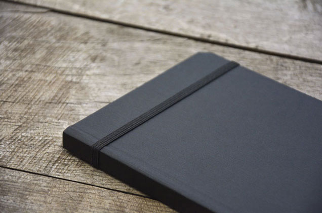 Carnet Lyonnais A5 en coloris Noir Carbone – couverture rigide embossée