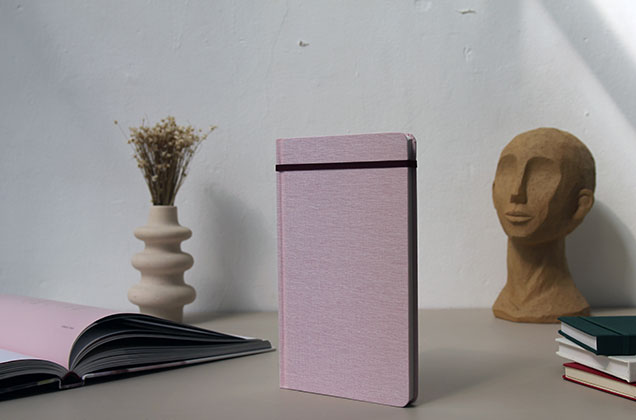 Carnet Rose Poudré avec pagination à rebours et couverture rigide