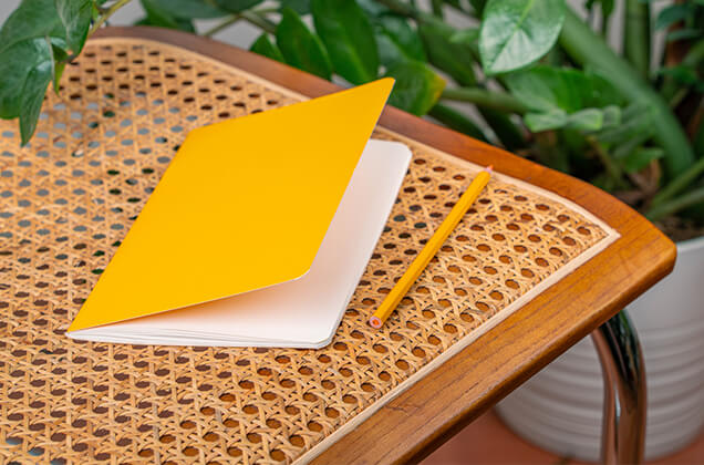 Couverture souple jaune d’un cahier personnalisable