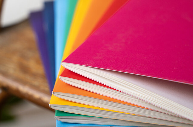 Détail de la texture souple de la couverture d’un cahier