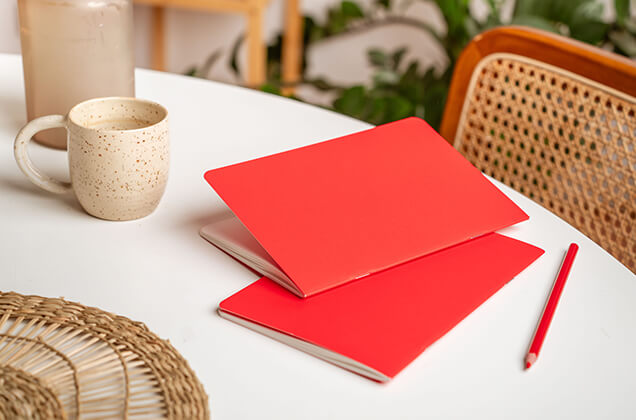 Cahier A5 magenta en papeterie made in France personnalisée