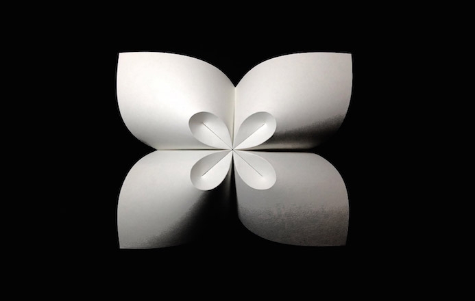 Le Papier aime Robby Kraft et ses Paper Sculptures
